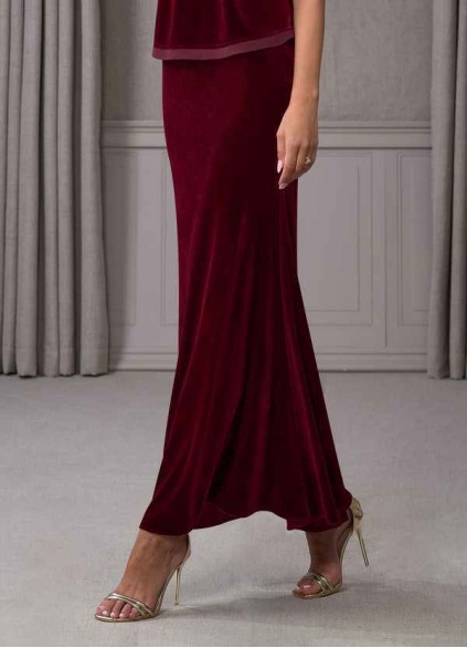 Loyth Zana Velvet Skirt
( Final Sale ) Loyth Zana Velvet Skirt
( Final Sale )