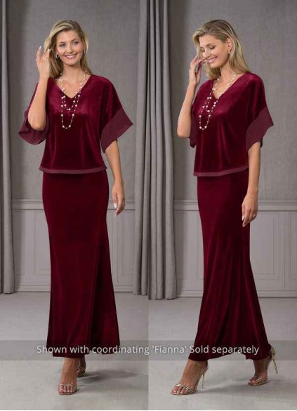 Loyth Zana Velvet Skirt
( Final Sale ) Loyth Zana Velvet Skirt
( Final Sale )