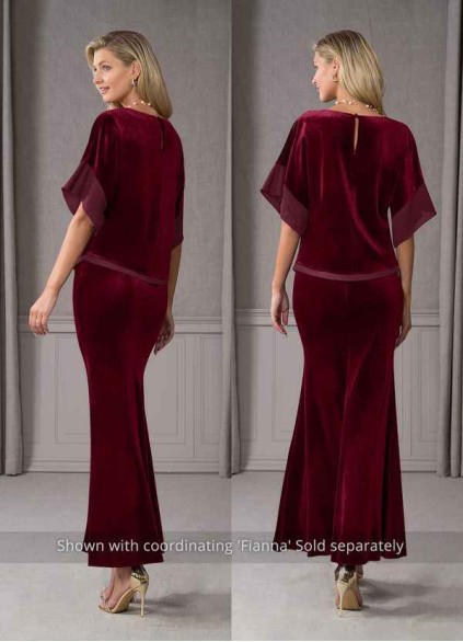 Loyth Zana Velvet Skirt
( Final Sale ) Loyth Zana Velvet Skirt
( Final Sale )
